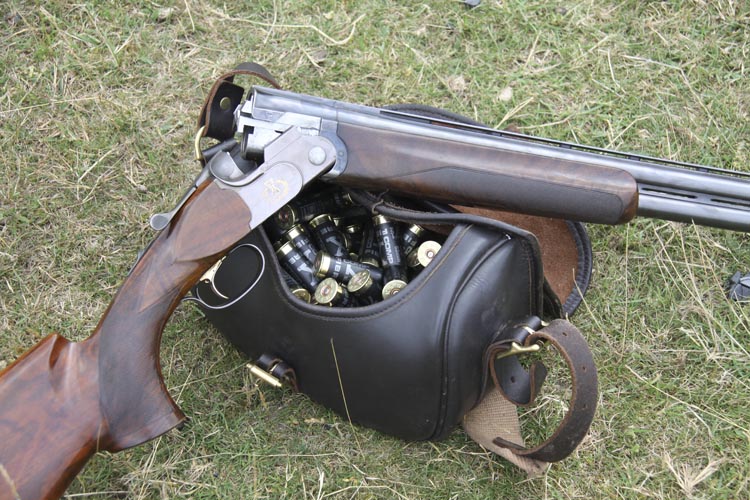 cartridge bag & gun